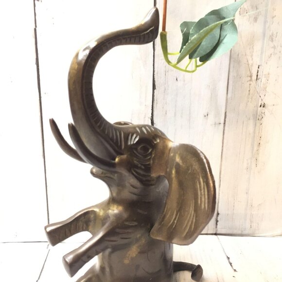 Large Sitting Brass Elephant Brutalist Carved India Trump Up Large Ears Long Tru - Picture 4 of 13